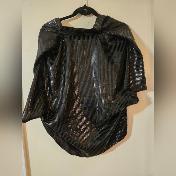 🆕️ Trina Turk Black Dressy Shimmer Concourse Women's Top Size XS/S - Picture 2 of 13